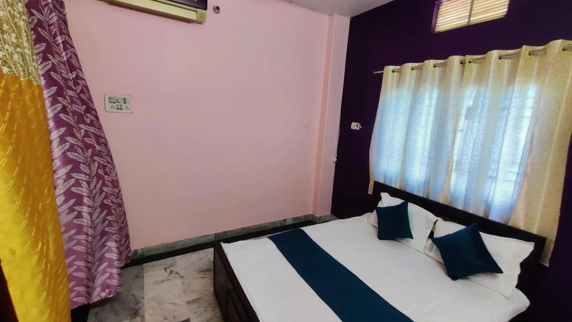 Shiv Kripa Paying Guest House - Four Bedroom 200 Mtr From Main Temple Varanasi