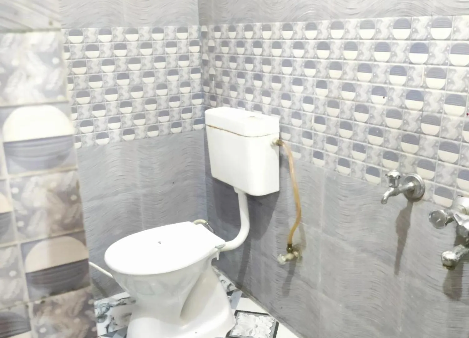 Shiv Kripa Paying Guest House - Four Bedroom 200 Mtr From Main Temple Varanasi